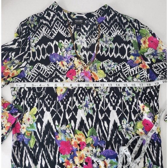 Nicole by Nicole Miller Miller Floral V-Neck Tunic/Top w/Roll Tab Sleeves~Medium - Picture 6 of 8